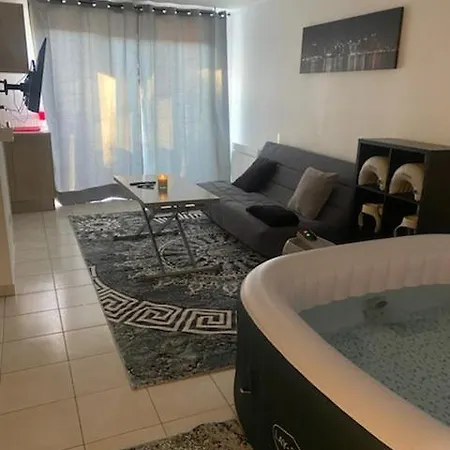 Superbe Avec Balcon Et Jaccuzzi ! Apartment