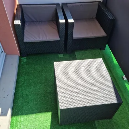 Superbe Avec Balcon Et Jaccuzzi ! * Pau