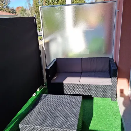 Superbe Avec Balcon Et Jaccuzzi ! * Pau
